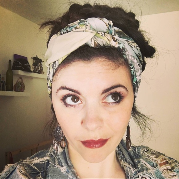 Meet your Posher, Hannah - Picture 1 of 1